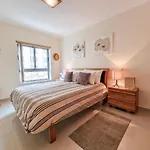 Rocha Oceano Azul Charming * بورتيماو